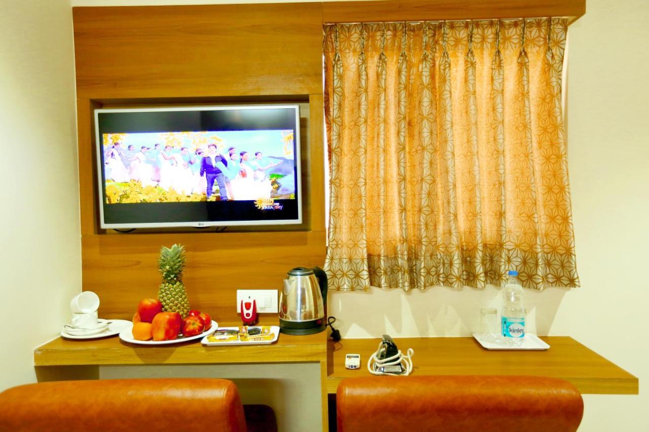 Hotel Kek Grand Park Chennai Zewnętrze zdjęcie